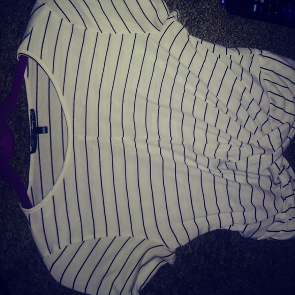 Crop top - Picture 2 of 2